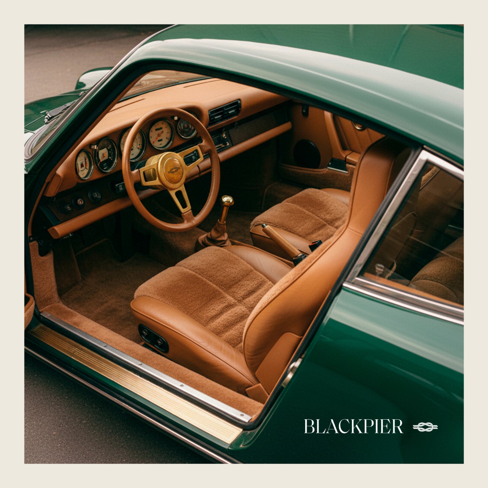 Pañuelo | The Grand Tour