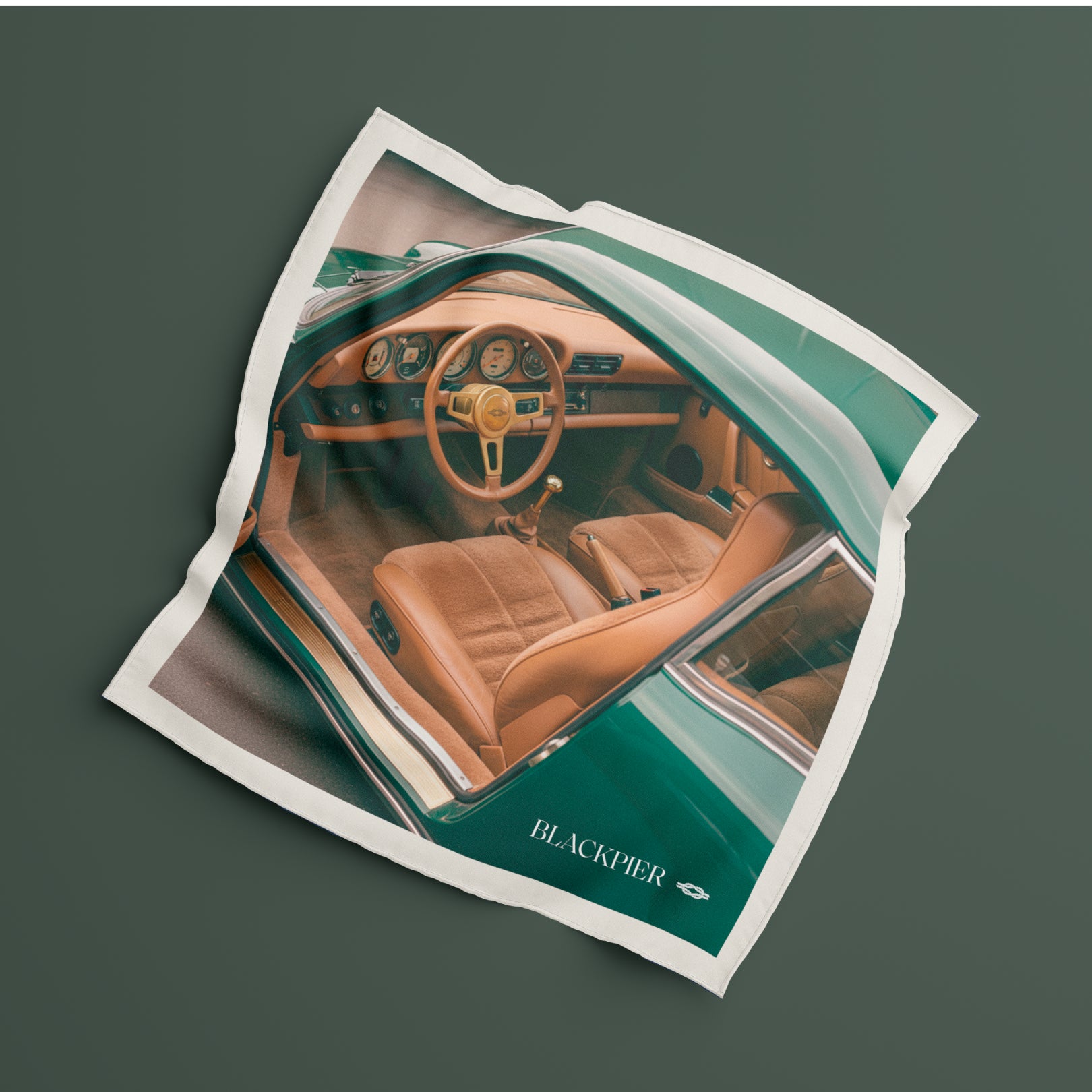 Pañuelo | The Grand Tour