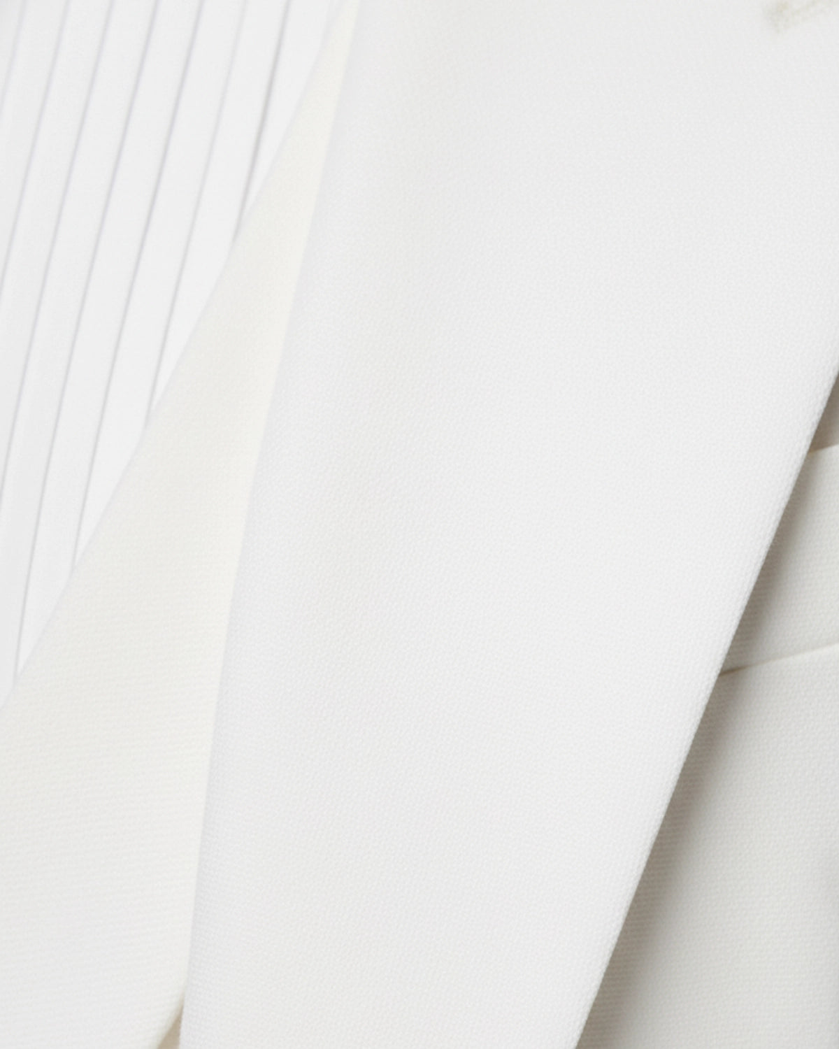 Esmoquin Blanco con pantalon negro