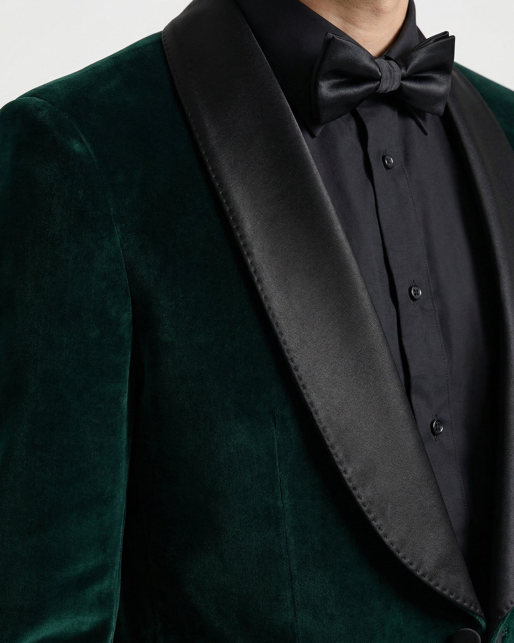Esmoquin "Dinner Jacket" en Terciopelo Verde Esmeralda con Solapa Chal Negra