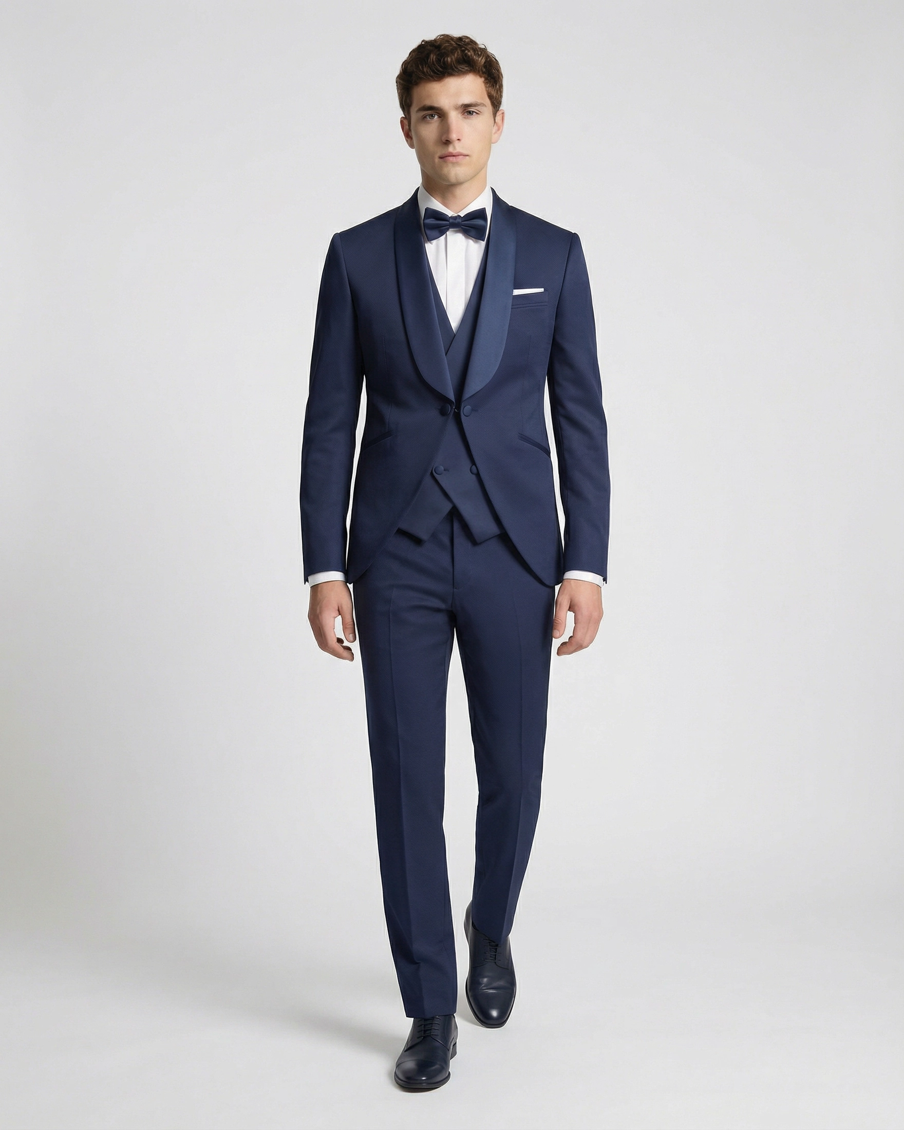 Traje de Novio "Estilo Smoking" Azul Marino con Solapa Redonda Satinada y Tejido Micro-Textura