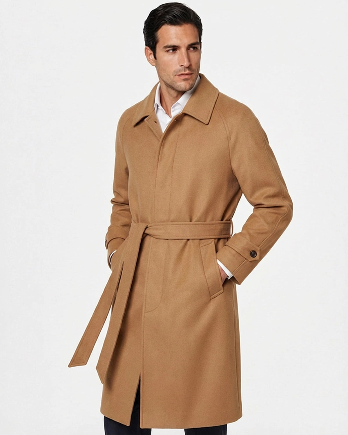 Abrigo Icónico a Medida Color Camel con Cinturón y Manga Raglán