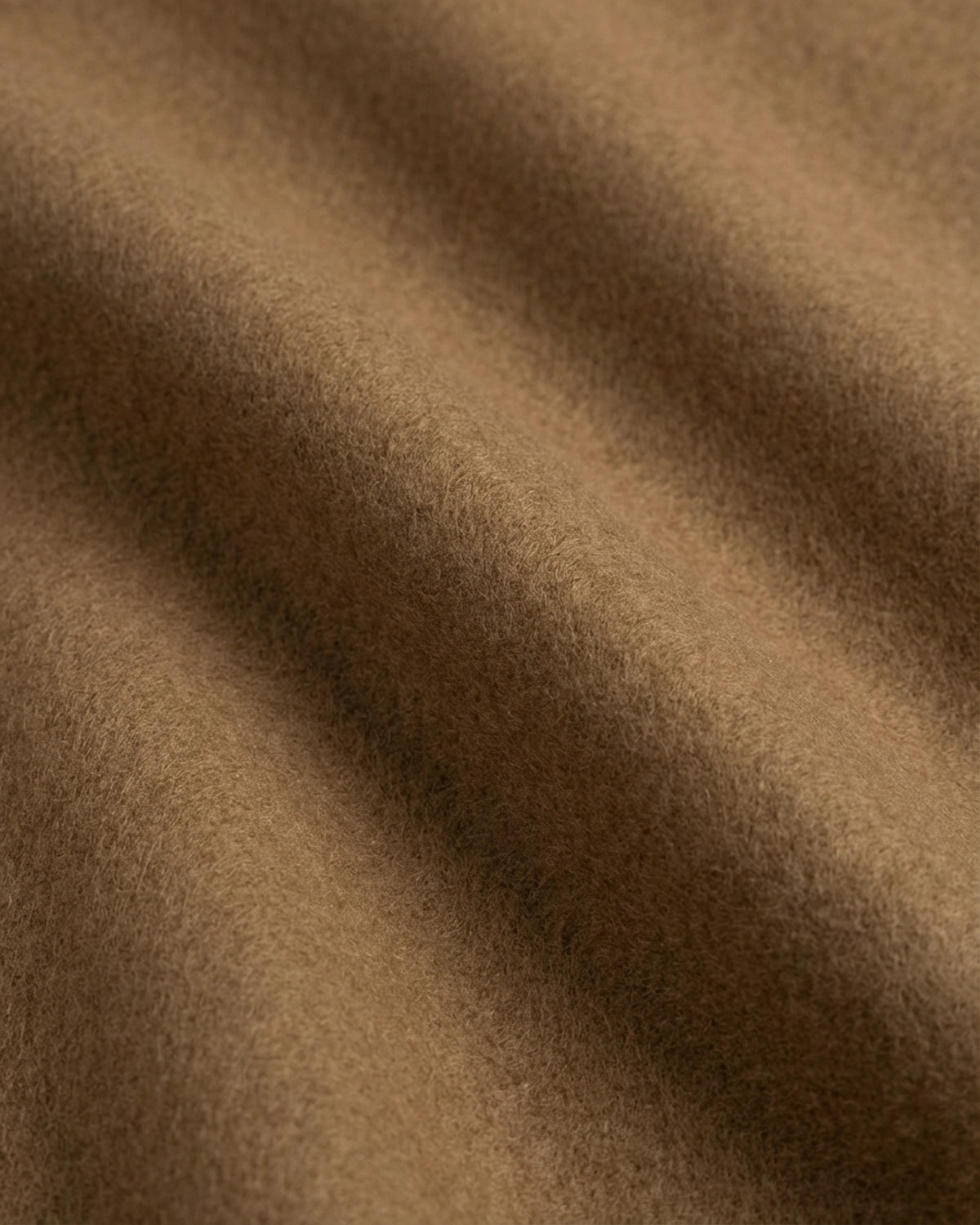 Abrigo Icónico a Medida Color Camel con Cinturón y Manga Raglán