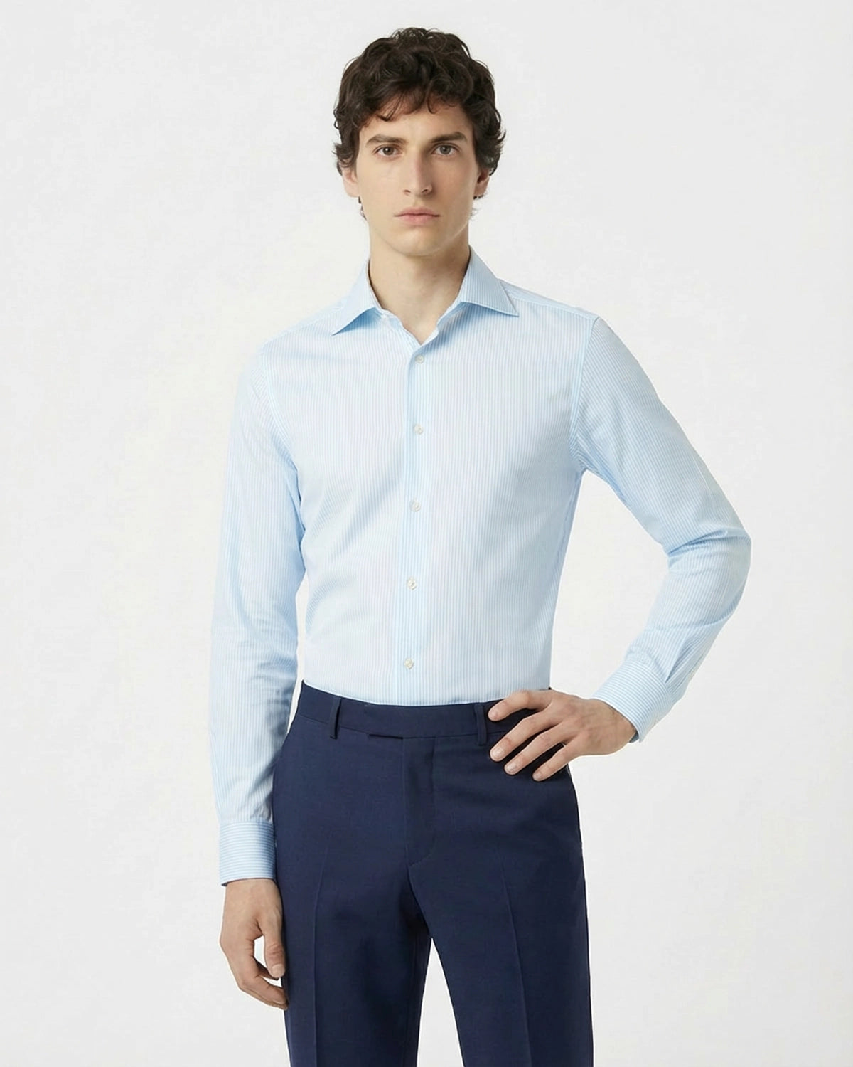 Camisa a Medida de Algodón Premium a Rayas Finas Azul Cielo con Cuello Italiano