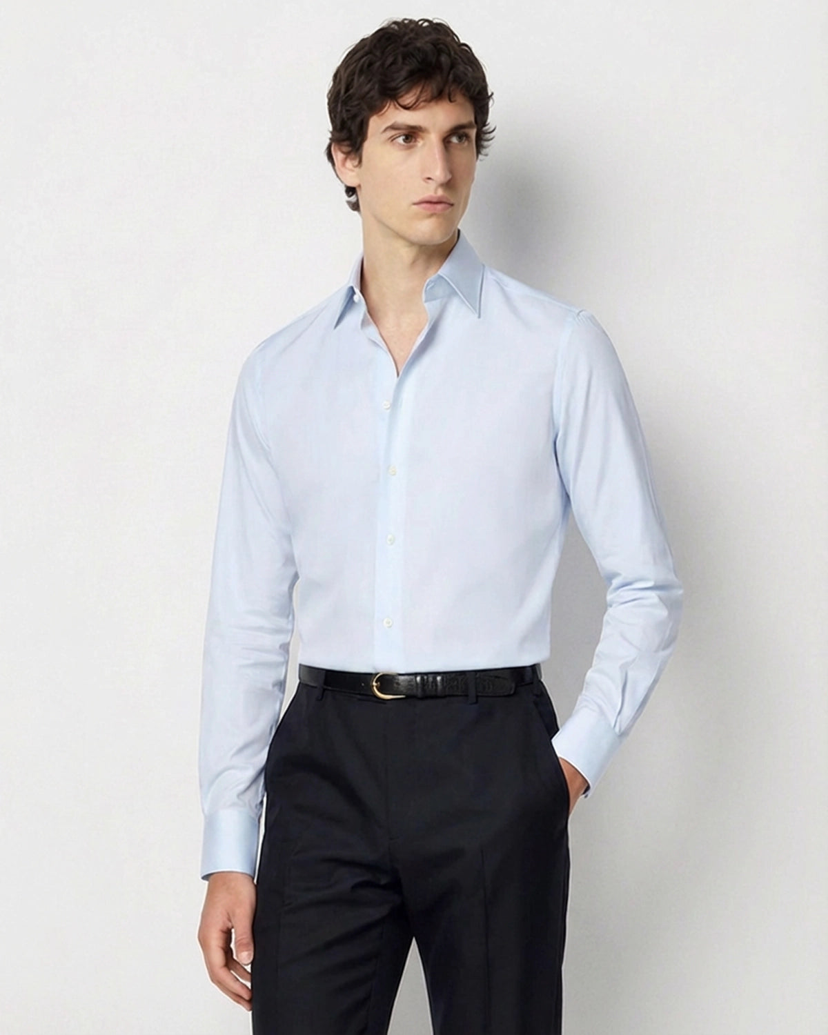 Camisa a Medida Azul Cielo en Royal Twill (Sarga): Brillo Sutil y Tacto de Seda