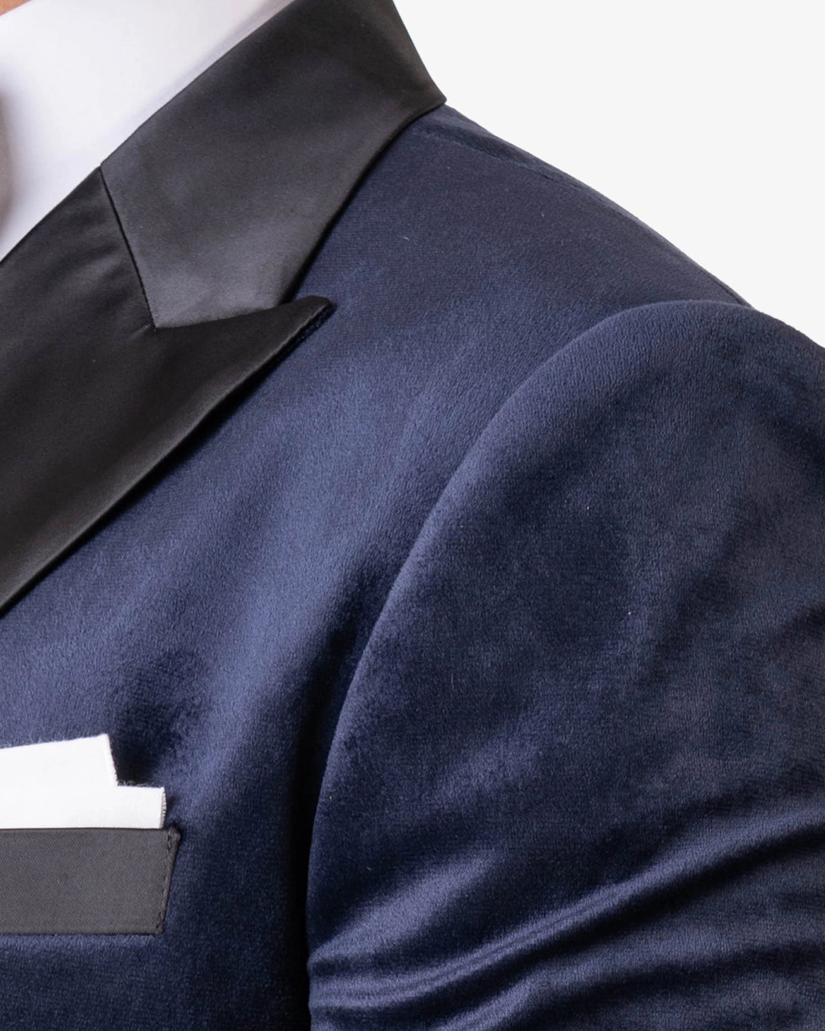 Esmoquin ante cruzado azul