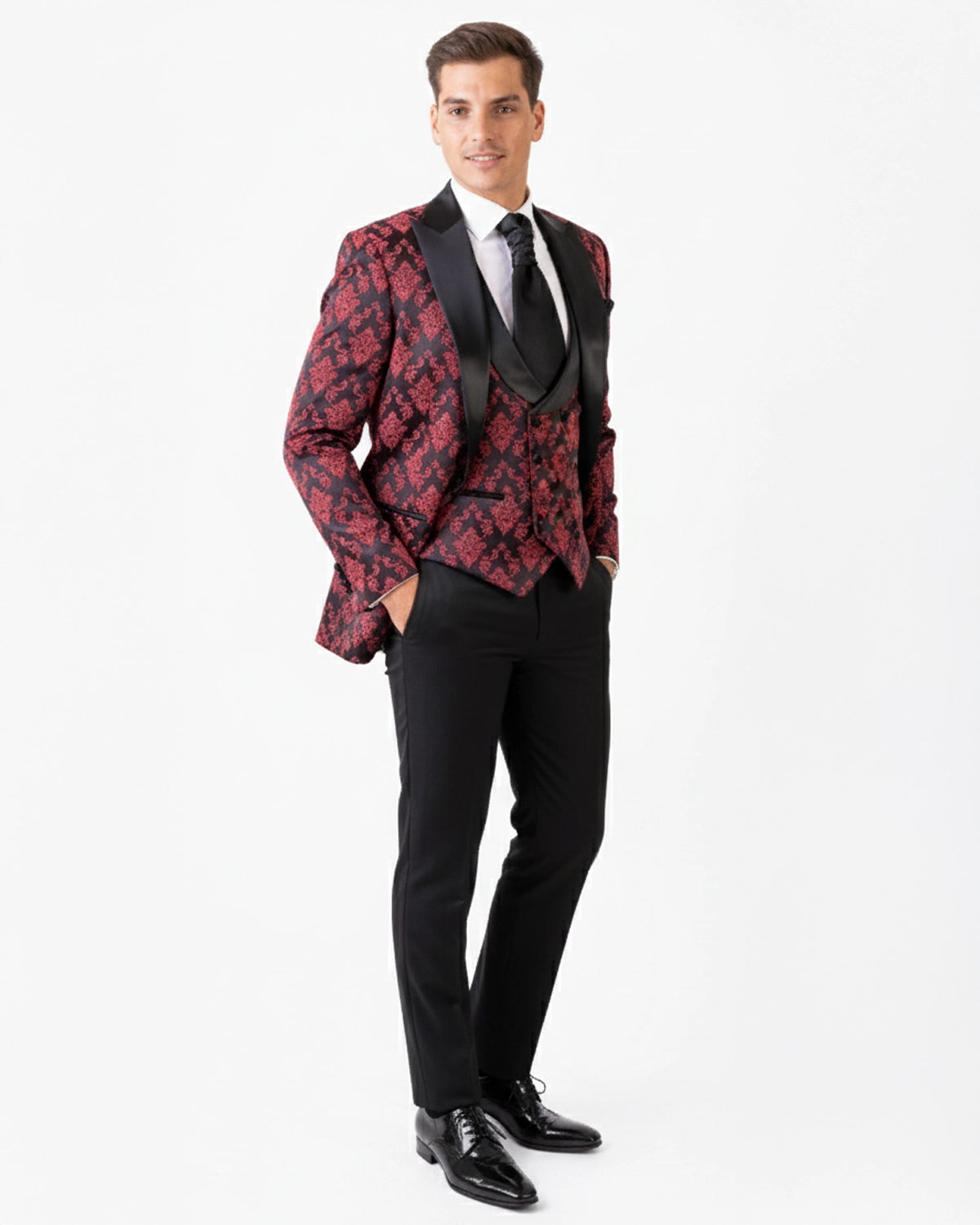 Esmoquin de Novio a Medida en Jacquard Brocado Rojo y Negro con Solapa de Pico en Raso