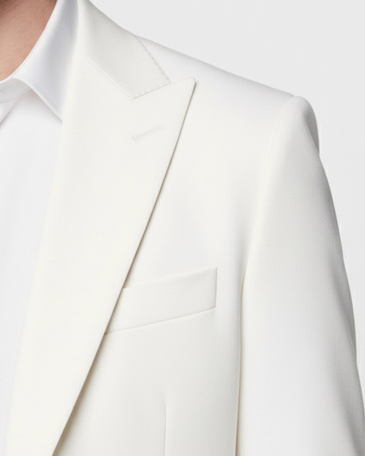 Traje de Sastrería a Medida Blanco Marfil (Ivory) con Solapa de Pico Ancha