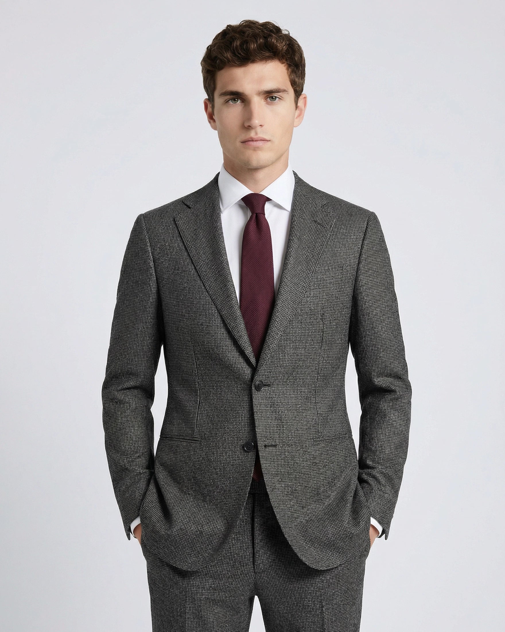 Traje a Medida Gris Marengo en Micro-Pata de Gallo (Houndstooth): El "Falso Liso" con Carácter