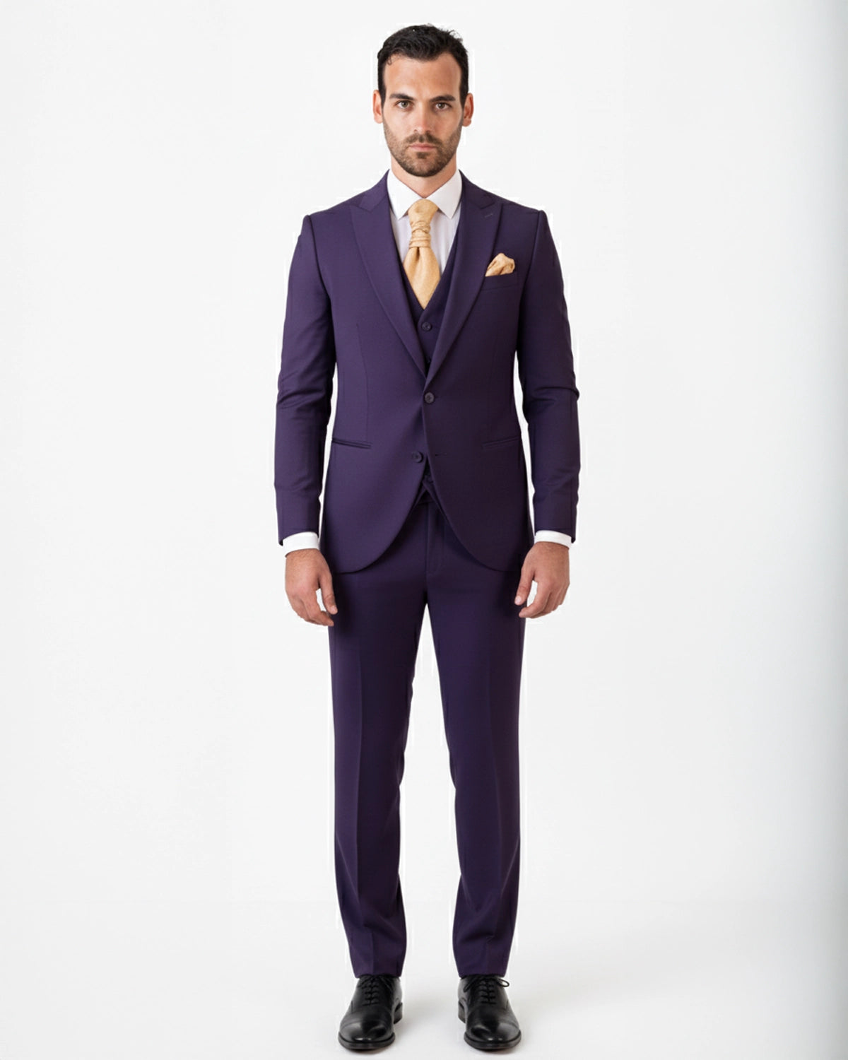 Traje de Novio a Medida Color Morado Berenjena con Chaleco a Juego y Solapa Clásica