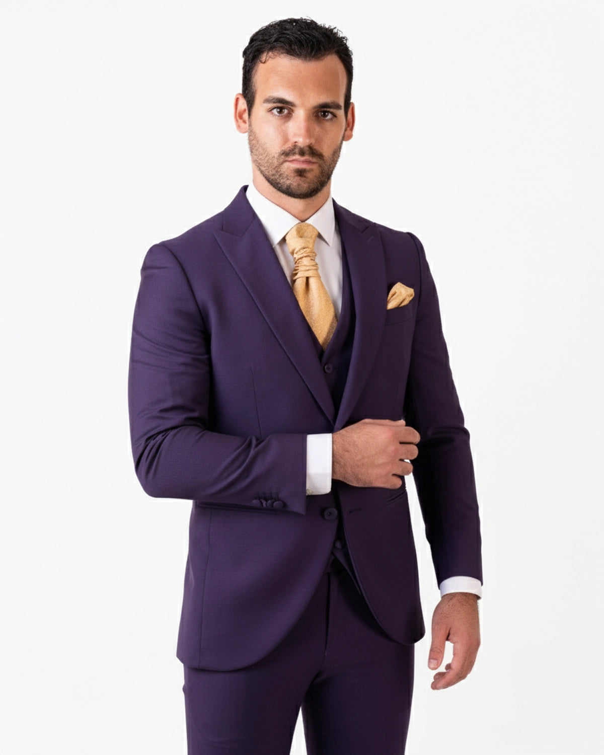 Traje de Novio a Medida Color Morado Berenjena con Chaleco a Juego y Solapa Clásica
