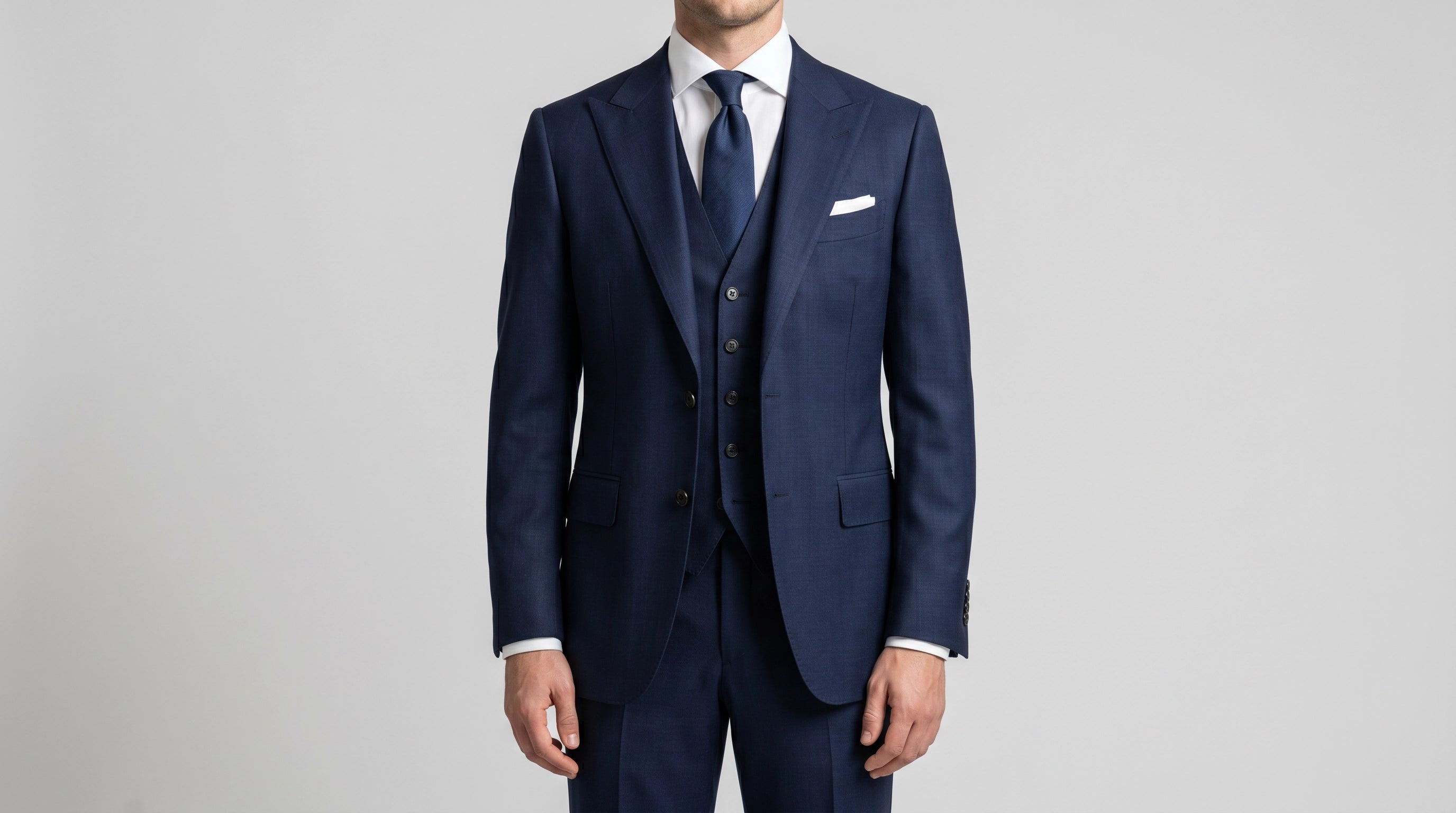 Traje de novio a medida azul marino de tres piezas para Murcia - Sastreria Blackpier Alicante
