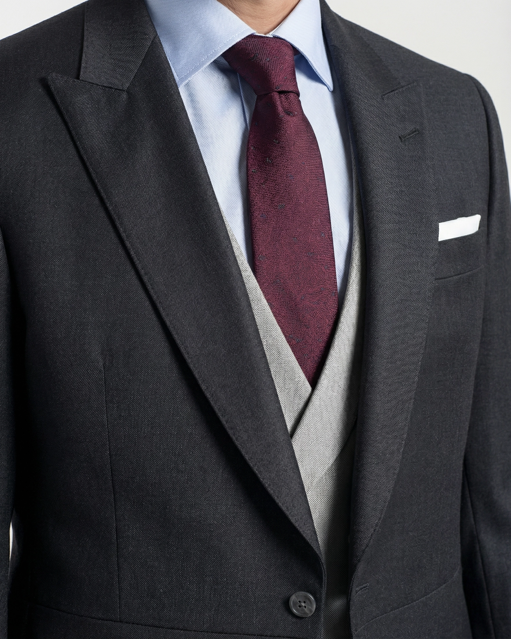 Chaqué Gris Marengo (Charcoal) con Chaleco Cruzado en Contraste Gris Perla