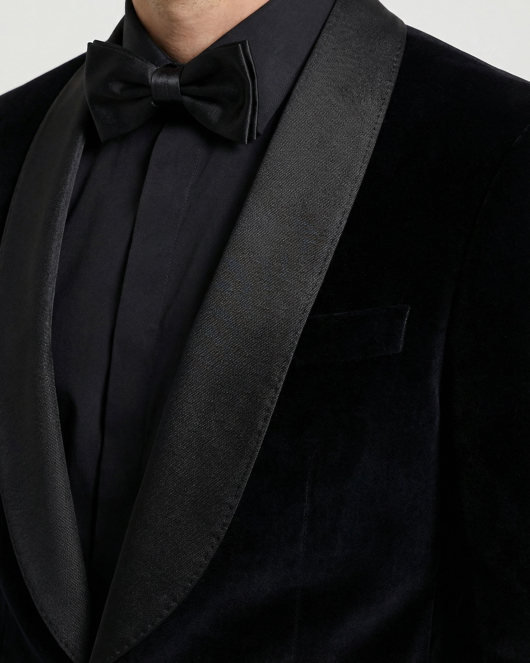 Esmoquin "Dinner Jacket" en Terciopelo Negro con Solapa Chal de Raso (Total Black)