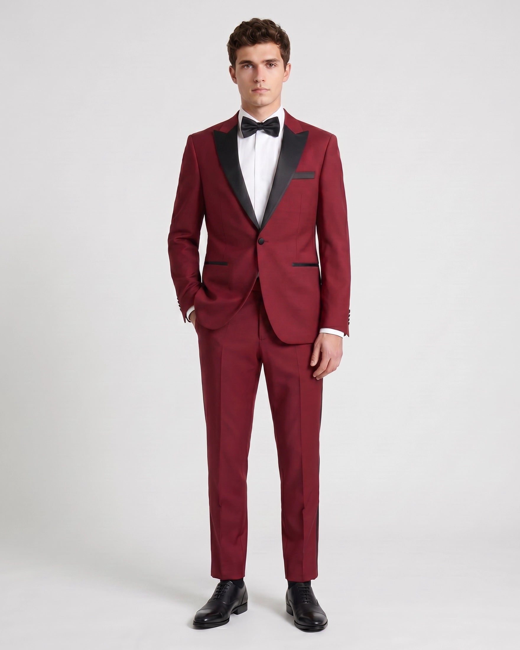Esmoquin Burdeos “Rouge Noir” con Solapa Chal Negra