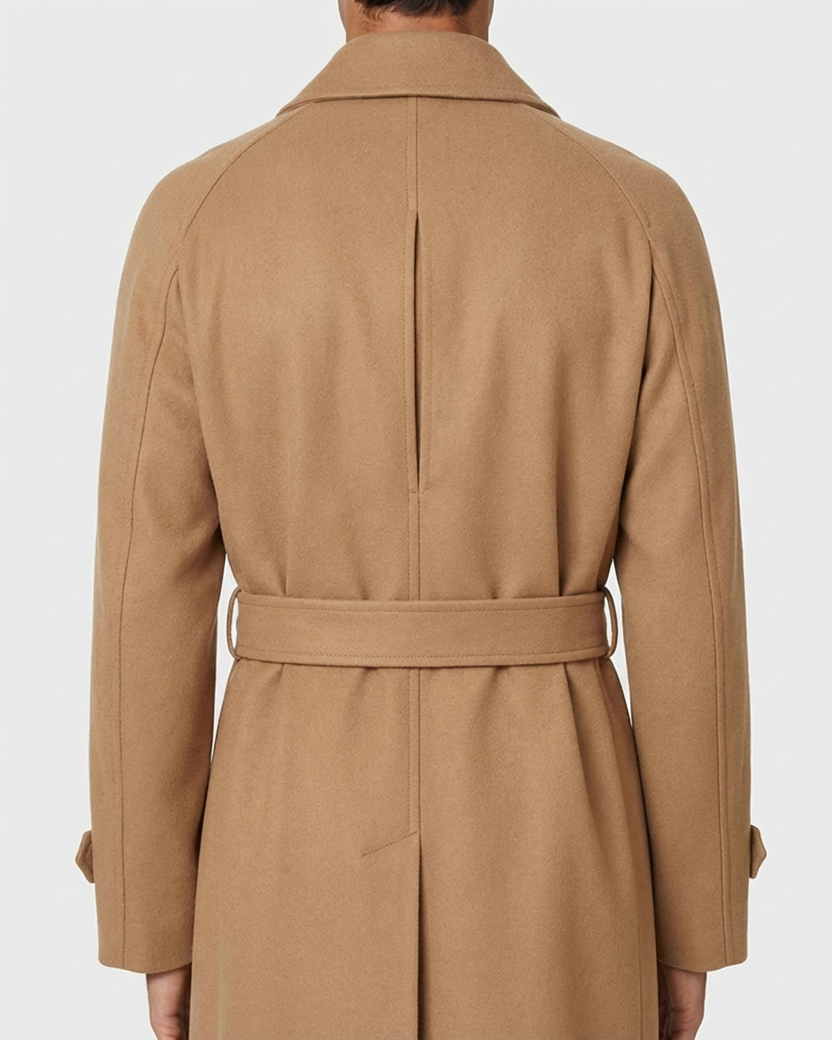 Abrigo Icónico a Medida Color Camel con Cinturón y Manga Raglán