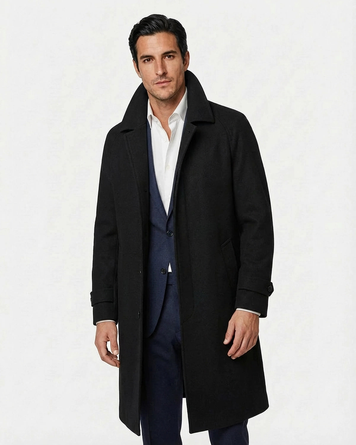 Abrigo de Lana a Medida Negro Profundo (Mate) con Cinturón y Manga Raglán