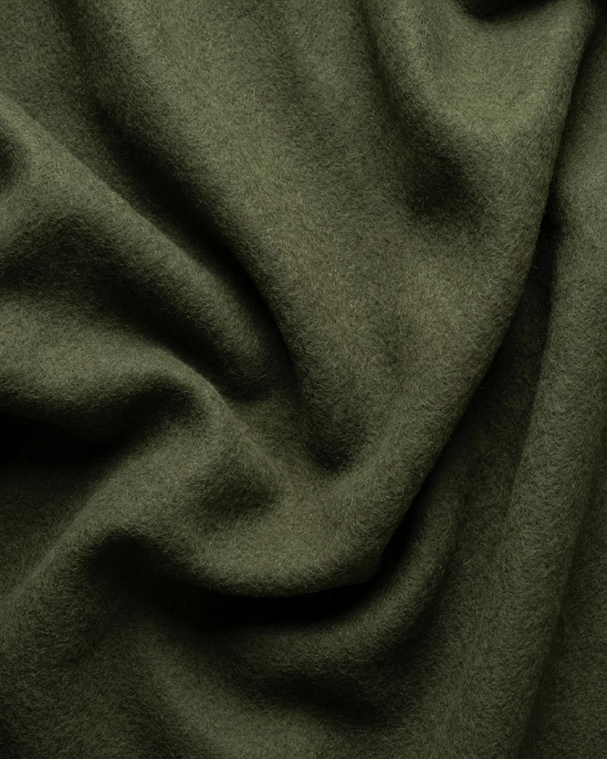 Abrigo de Lana a Medida Verde Loden (Musgo) con Textura Afieltrada y Cinturón