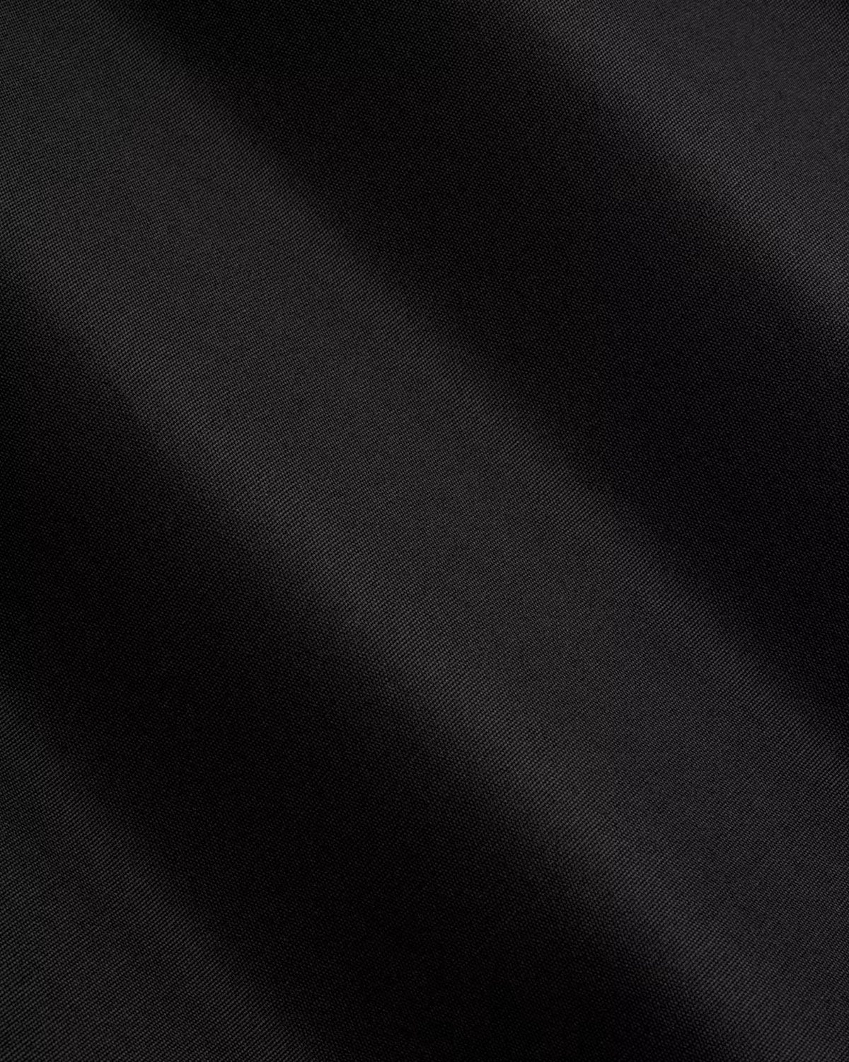 Camisa a Medida Negra (Deep Black) en Algodón Satinado: El Lujo de la Noche