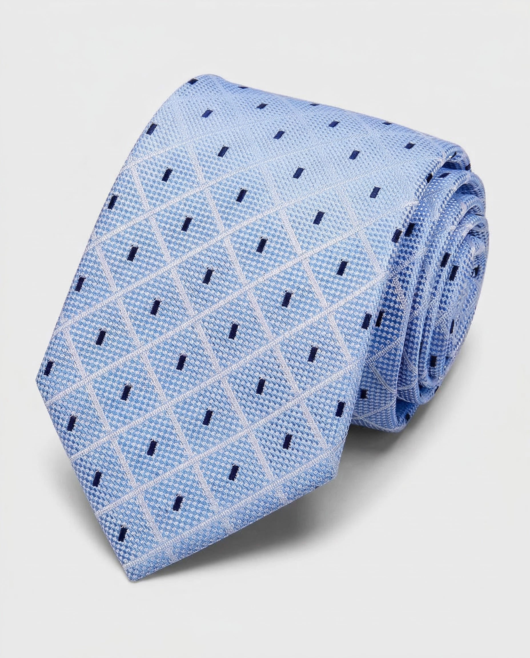 Corbata Azul Cielo con Microdibujo Geométrico