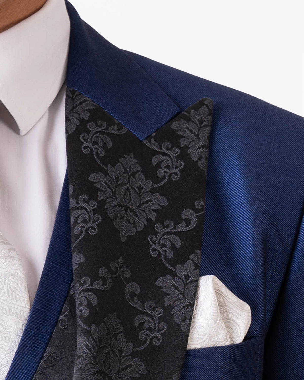 Esmoquin Azul con solapa estampada