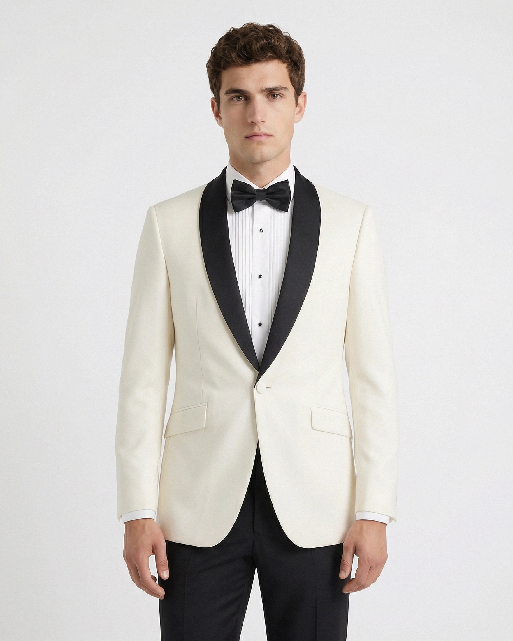Esmoquin "Dinner Jacket" Blanco Marfil (Ivory) con Solapa Chal Negra en Contraste