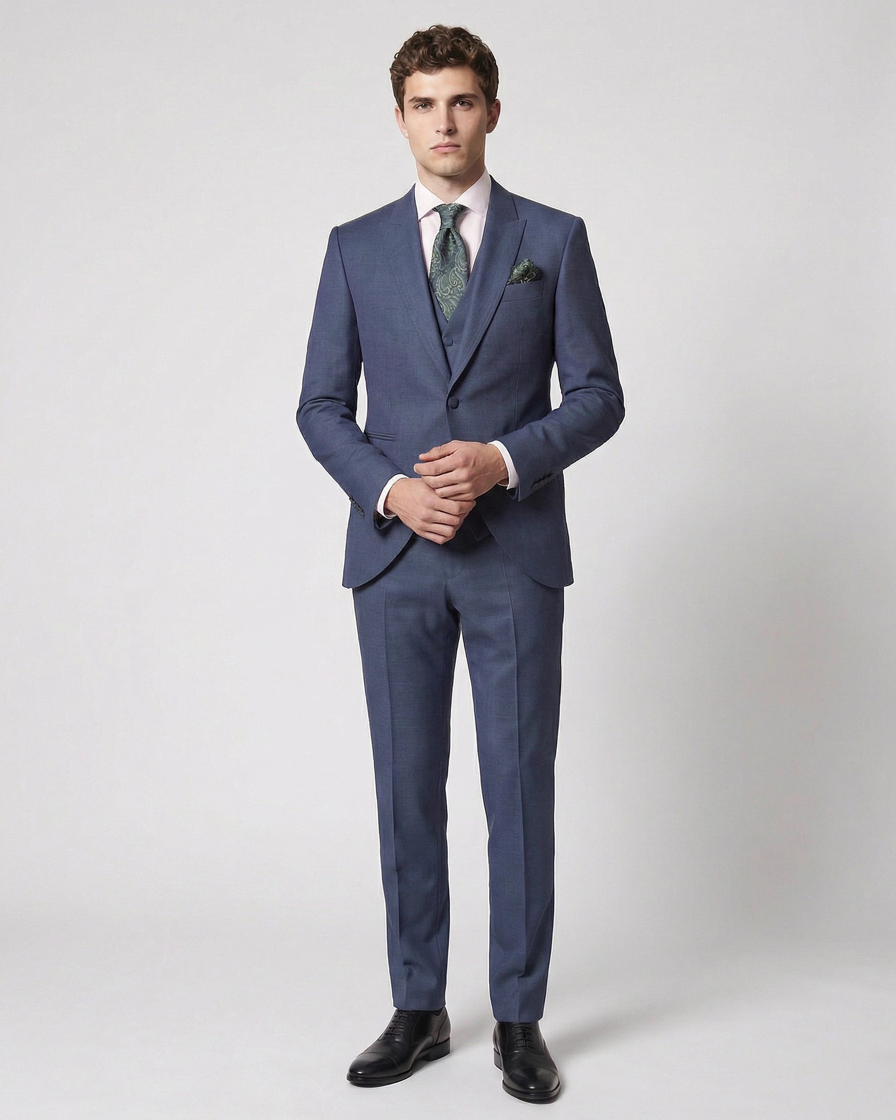 Traje de Novio 3 Piezas en Azul Grisáceo (Airforce Blue) con Solapas de Punta