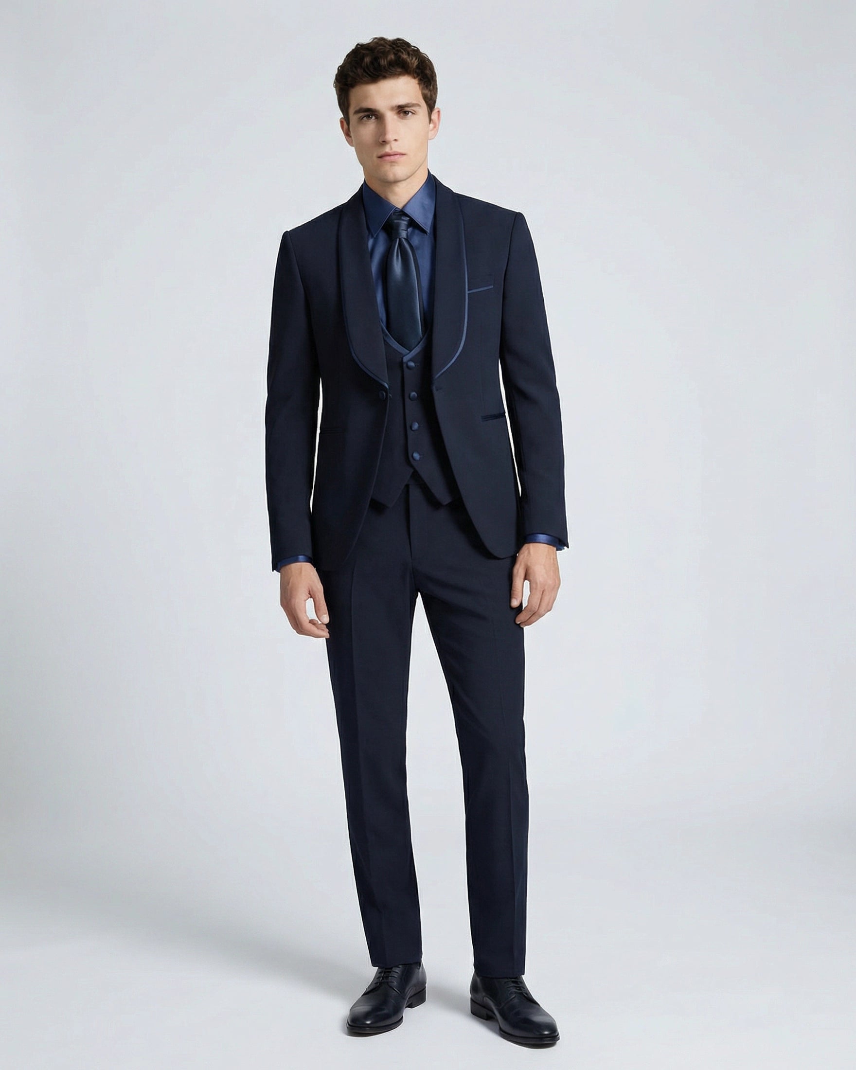 Traje de Novio Azul Noche (Midnight Blue) con Solapa Redonda y Ribete Satinado Fino