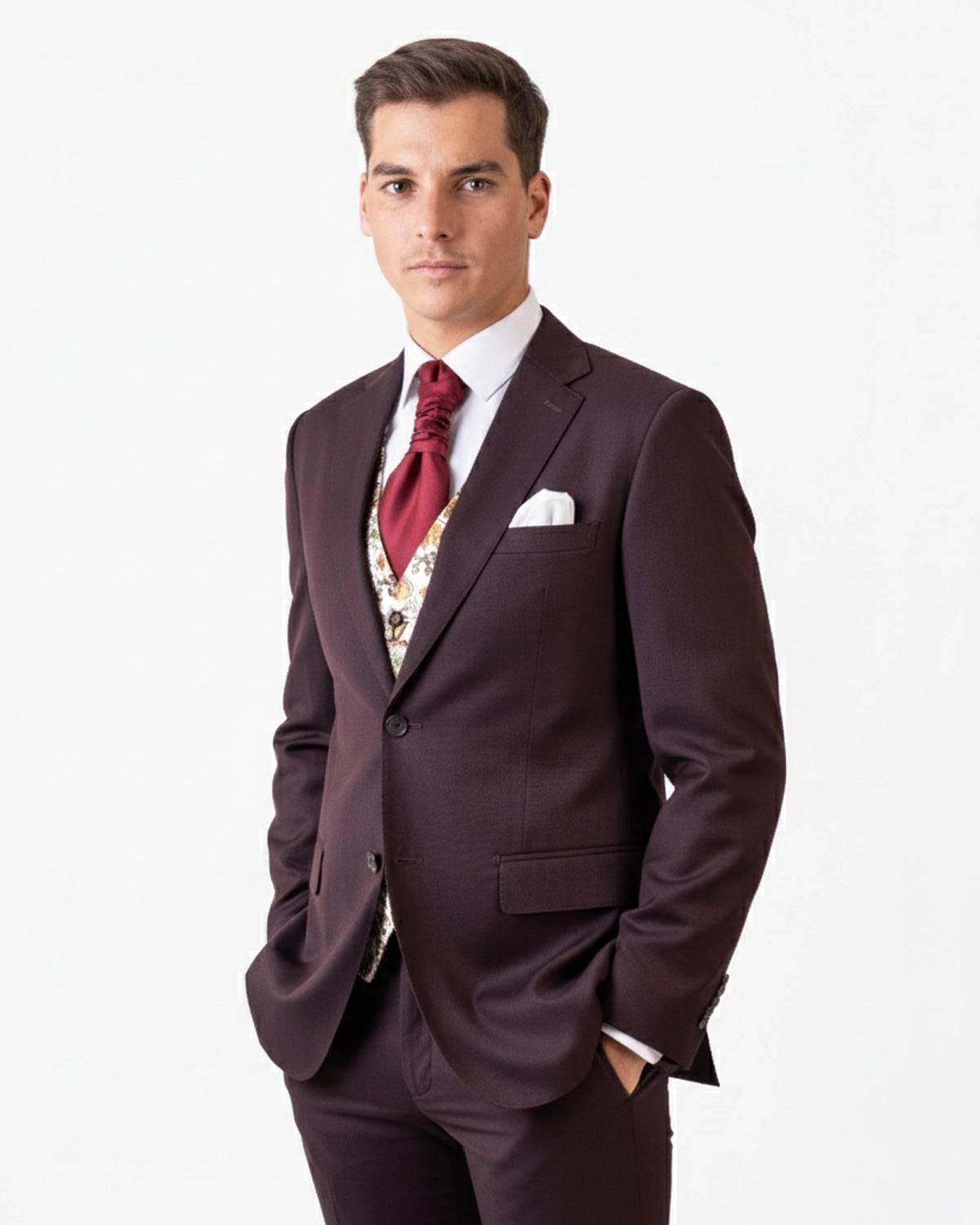 Traje de novio con chaleco floral