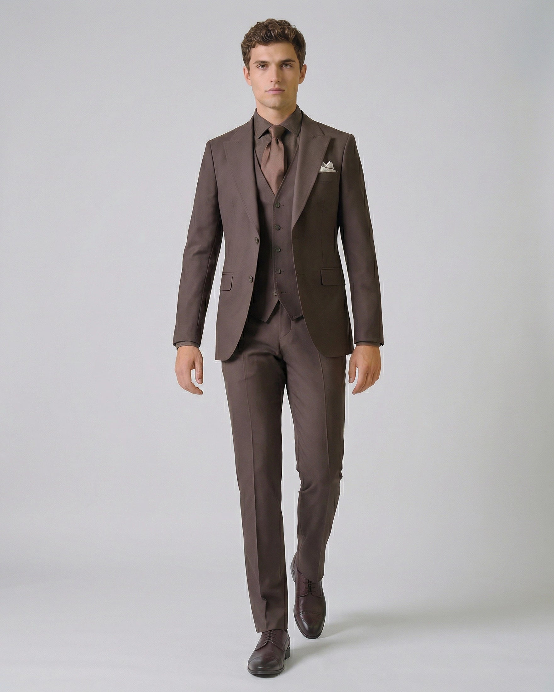 Traje de Novio/Vestir Marrón Chocolate 3 Piezas con Solapas de Punta