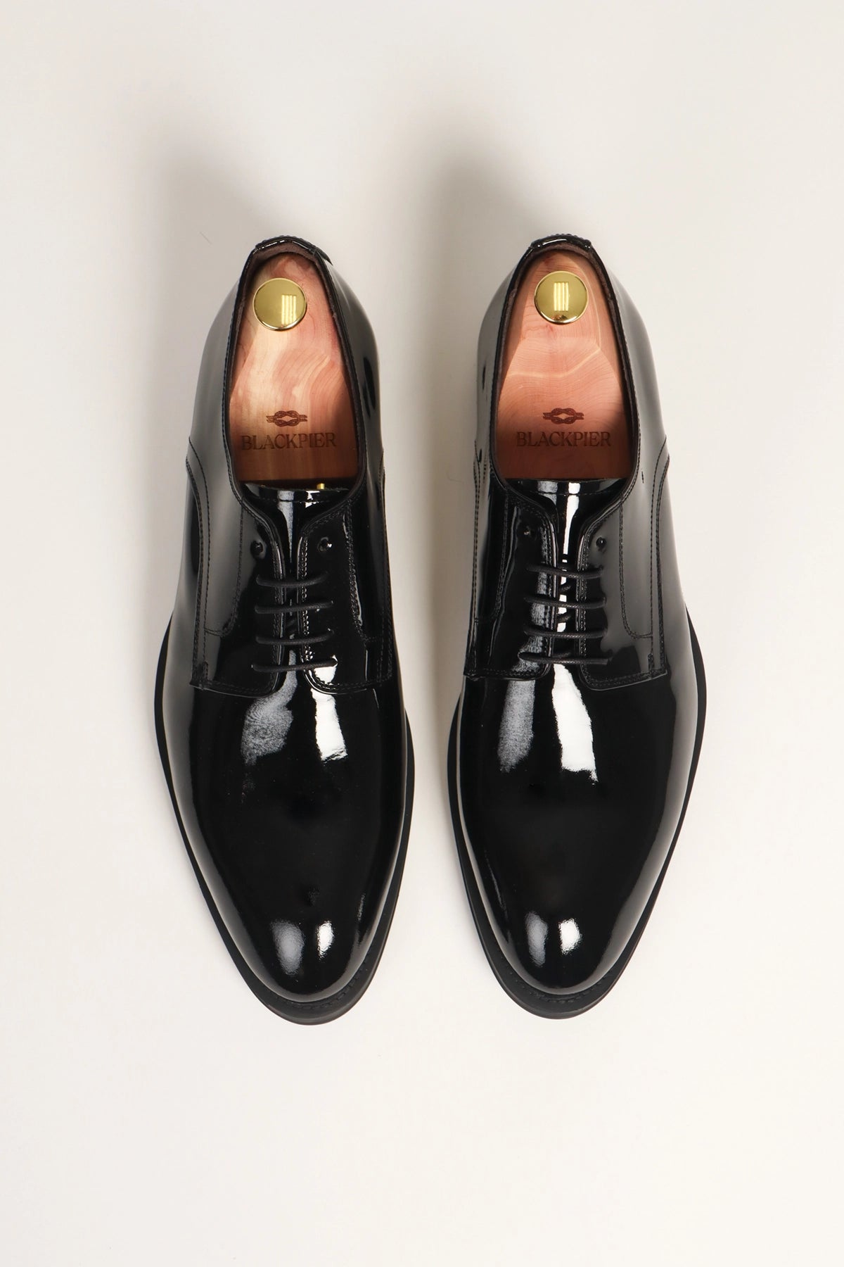 Zapatos Negros Charol Hombre vista trasera | Blackpier