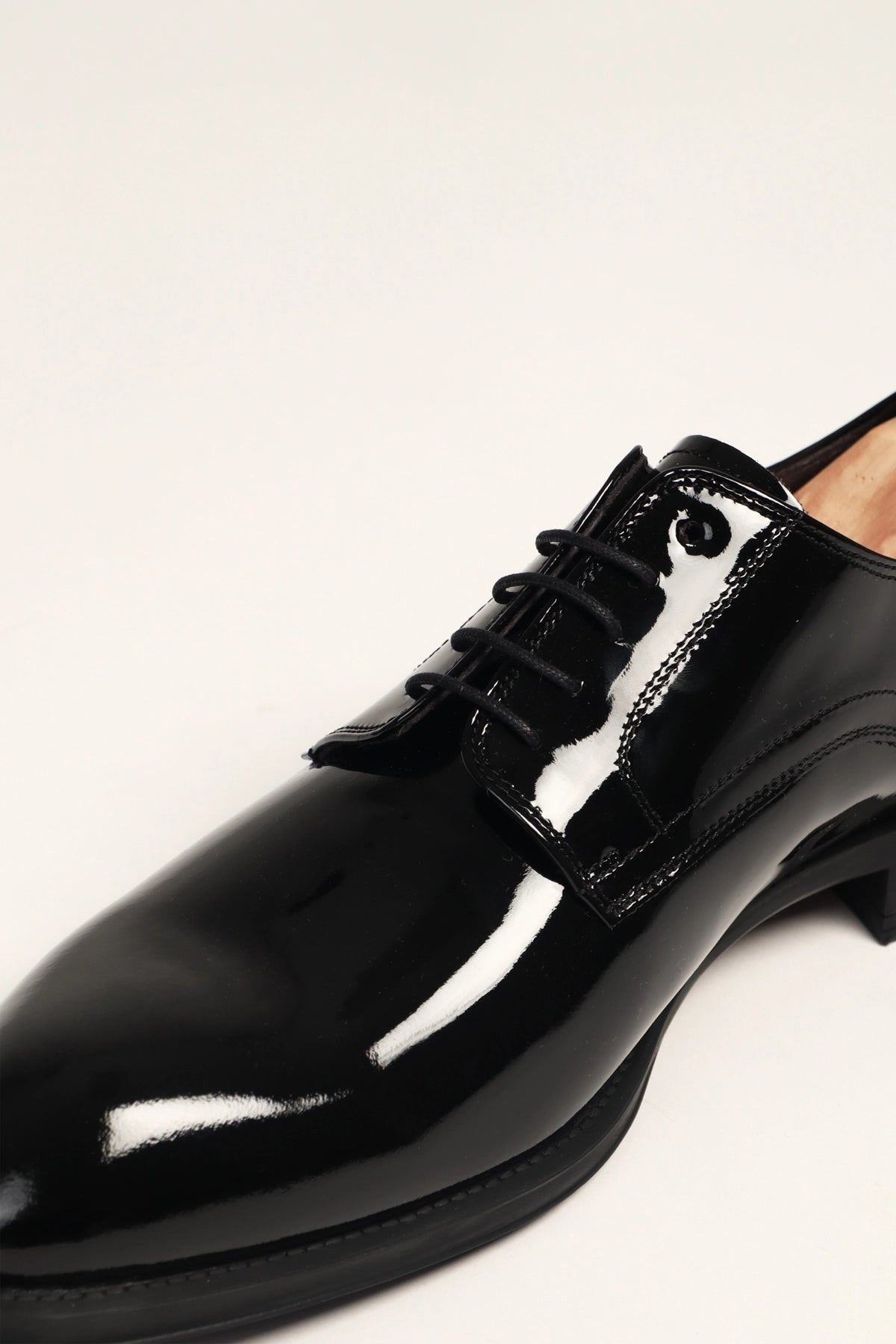 Zapatos Negros Charol Hombre detalle tejido | Blackpier